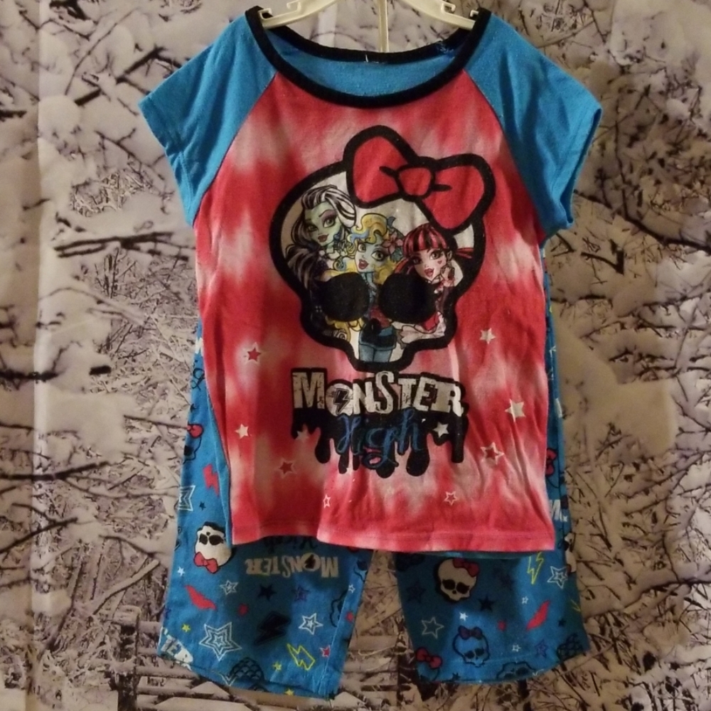 Size 6/6X Monster High 2-Piece Pajama Set